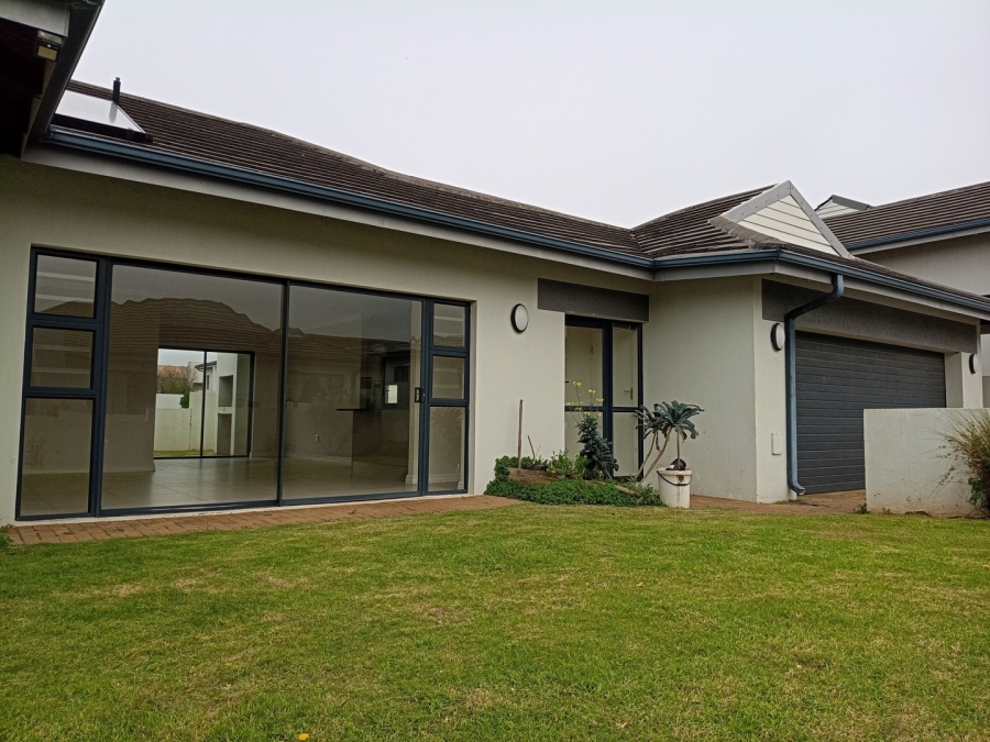 3 Bedroom Property for Sale in Winterstrand Eastern Cape
